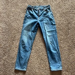 American Eagle Size 4 Mom Jeans
